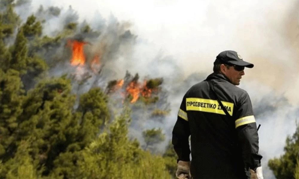 Πολύ υψηλός κίνδυνος πυρκαγιάς προβλέπεται αύριο για πέντε περιφέρειες της Ελλάδας